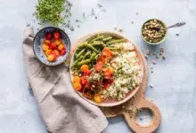 شوربة عدس دافئة بالكركم والليمون